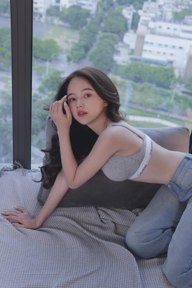 Hot girl ảnh thẻ xinh như búp bê, khoe vóc dáng U30 đầy cuốn hút - Ảnh 4. Hot girl ảnh thẻ xinh như búp bê, khoe vóc dáng U30 đầy cuốn hút - Ảnh 4.