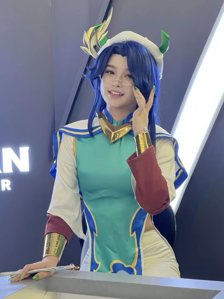 Bạn gái Quang Hải tái xuất làng game, cosplay tướng Liên Quân cực nét, fan khen như AI - Ảnh 4. Bạn gái Quang Hải tái xuất làng game, cosplay tướng Liên Quân cực nét, fan khen như AI - Ảnh 4.