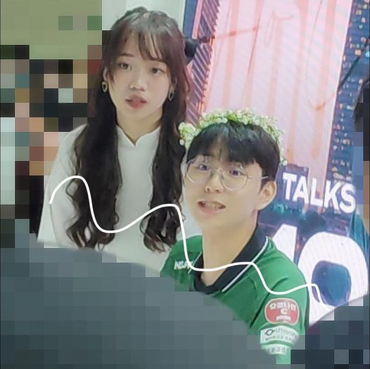 Khui danh tính nữ phiên dịch hot nhất hôm nay, là đồng môn với Hà "Mã Tấu" - Ảnh 4.