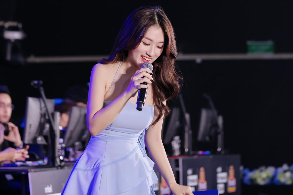 Không khí lạnh tràn về, nữ MC VALORANT "hâm nóng" mạng xã hội với loạt ảnh thiếu vải, fan nam không thể làm ngơ - Ảnh 5.