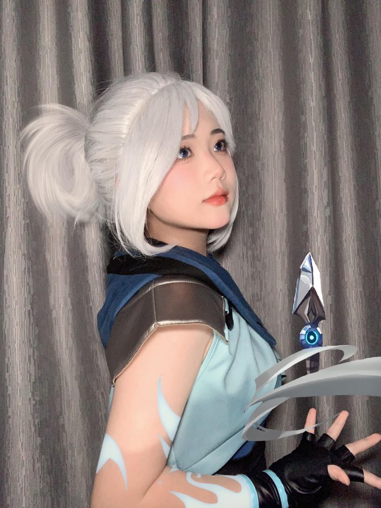 Nhập vai "ái nữ" của Riot Games, cosplayer 2K6 khiến fan xốn xang, sôi nổi "nhận vợ"- Ảnh 4.