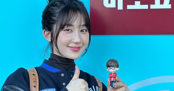 Danh tính fan nữ xinh đẹp xuất ngoại để cổ vũ cho tuyển thủ của GAM, ứng biến thông minh khi bị hỏi "nhạy cảm" 26 Danh tính fan nữ xinh đẹp xuất ngoại để cổ vũ cho tuyển thủ của GAM, ứng biến thông minh khi bị hỏi "nhạy cảm" 394294579183799584040643103146760777879178634n 1698139458897780513037 1698140397962 16981403980391918139448 412 0 1312 1440 crop 1698140484823262373834jpg