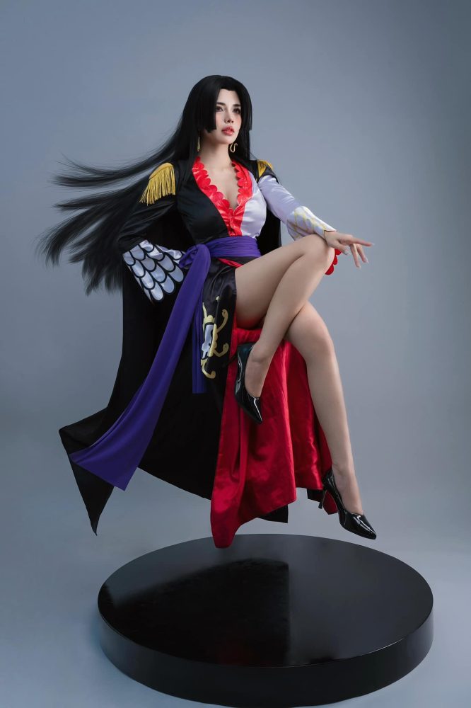 Cưới đến nơi, Mai Dora vẫn cực năng suất, tung bộ hình cosplay Boa Hancock ngọt như ướp đường! - Ảnh 3.