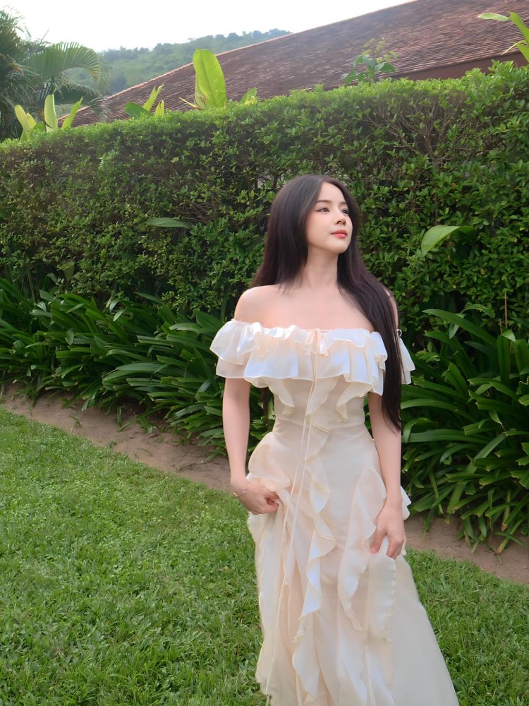 DJ Mie hoá nữ thần xinh đẹp khiến fan hâm mộ "rạo rực trong lòng" 3e