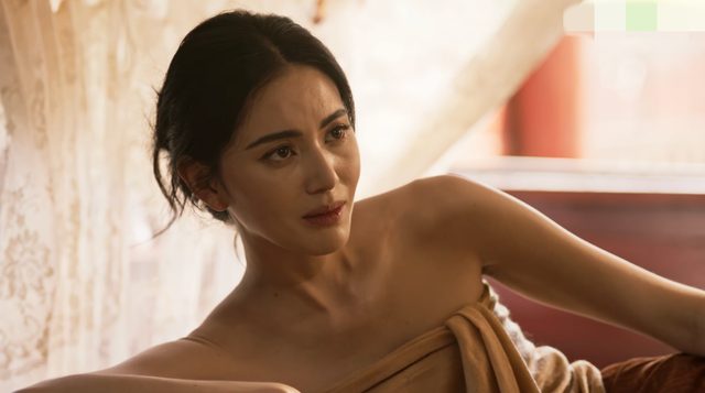 Phim 18+ Nữ Hoàng Ayodhaya: Quốc bảo nhan sắc có bầu lần 2 gây sốc nặng- Ảnh 1. Phim 18+ Nữ Hoàng Ayodhaya: Quốc bảo nhan sắc có bầu lần 2 gây sốc nặng- Ảnh 1.