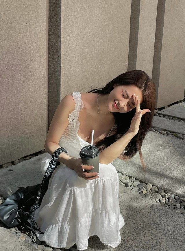 Soi "info" gái xinh nướng khoai vỉa hè, từng gây xôn xao với cảnh nhạy cảm trên phim giờ vàng - Ảnh 8. Soi "info" gái xinh nướng khoai vỉa hè, từng gây xôn xao với cảnh nhạy cảm trên phim giờ vàng - Ảnh 8.