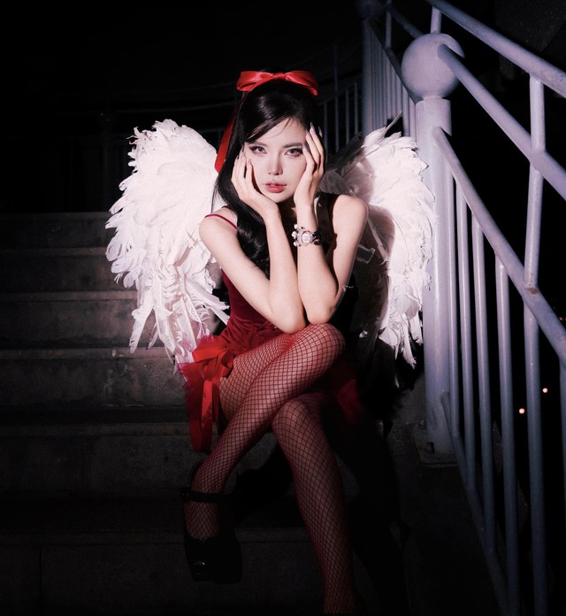 Hot girl làng game đụng độ ảnh Giáng sinh - Ảnh 2. Hot girl làng game đụng độ ảnh Giáng sinh - Ảnh 2.