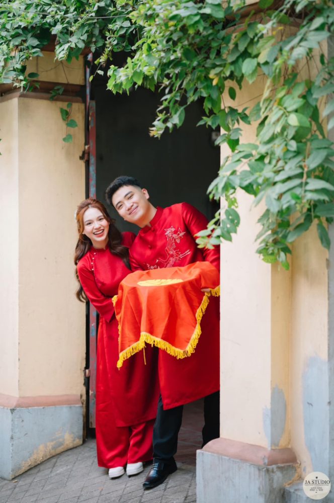 Top các cô dâu gây bão mạng, khiến hội "ăn cưới online" tan chảy với loạt khoảnh khắc xinh đẹp hút hồn - Ảnh 1. Top các cô dâu gây bão mạng, khiến hội "ăn cưới online" tan chảy với loạt khoảnh khắc xinh đẹp hút hồn - Ảnh 1.