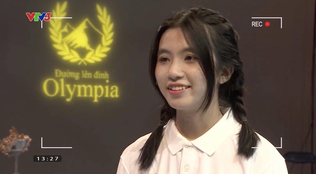Nữ sinh khoe "vẻ đẹp tri thức" tại Olympia, rơi lệ vẫn khiến dân tình rung rinh - Ảnh 3. Nữ sinh khoe "vẻ đẹp tri thức" tại Olympia, rơi lệ vẫn khiến dân tình rung rinh - Ảnh 3.