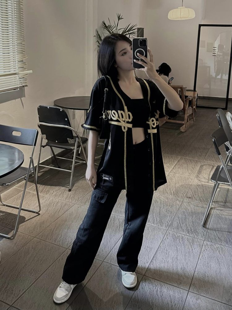 MC Minh Anh với phong cách thời trang "cực chất" khiến cộng đồng game thủ phải "trầm trồ" 411 2