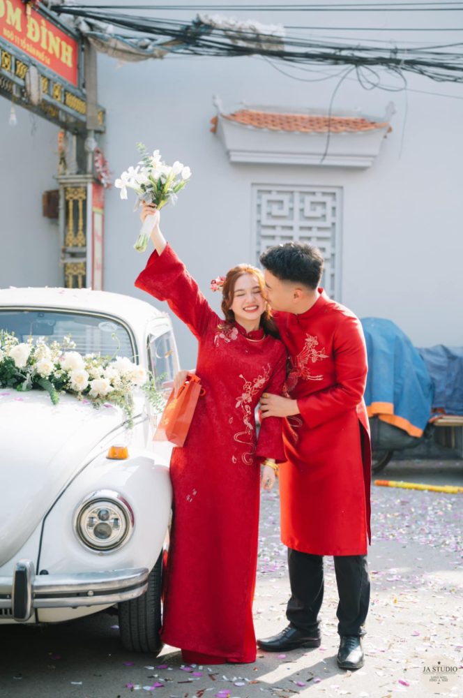 Top các cô dâu gây bão mạng, khiến hội "ăn cưới online" tan chảy với loạt khoảnh khắc xinh đẹp hút hồn - Ảnh 2. Top các cô dâu gây bão mạng, khiến hội "ăn cưới online" tan chảy với loạt khoảnh khắc xinh đẹp hút hồn - Ảnh 2.