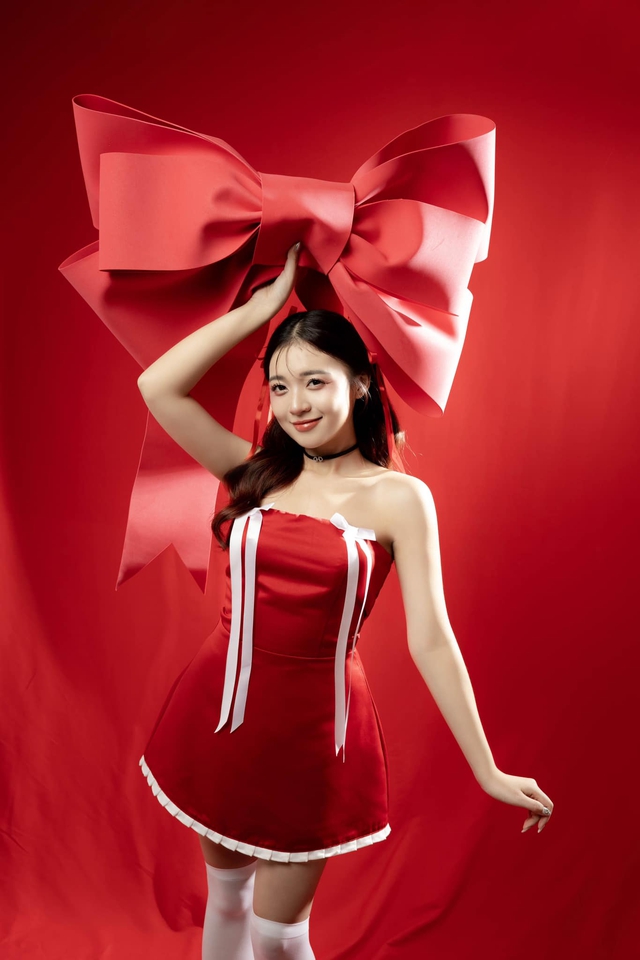 Hot girl làng game đụng độ ảnh Giáng sinh - Ảnh 5. Hot girl làng game đụng độ ảnh Giáng sinh - Ảnh 5.