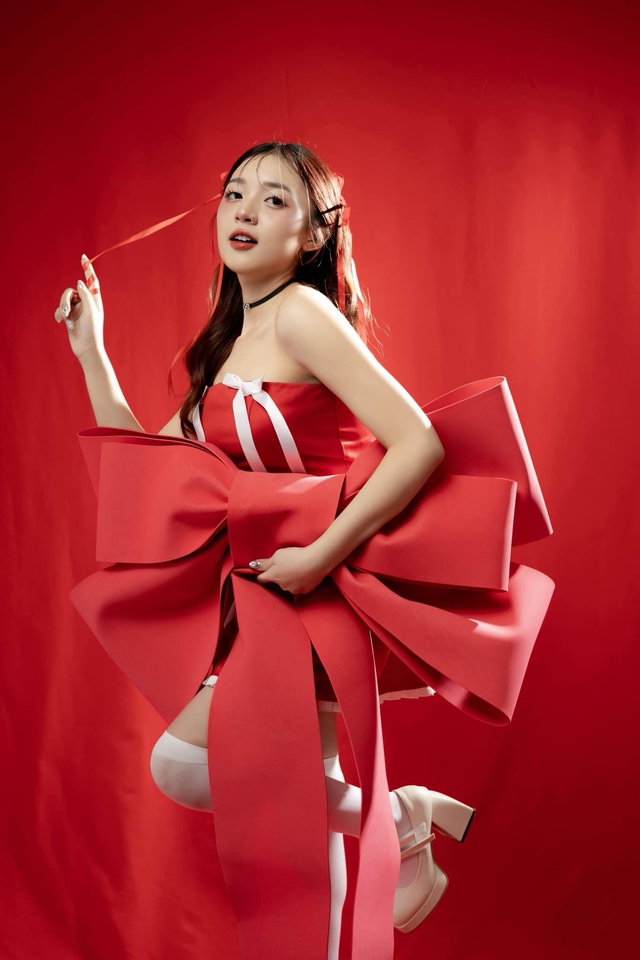 Hot girl làng game đụng độ ảnh Giáng sinh - Ảnh 7. Hot girl làng game đụng độ ảnh Giáng sinh - Ảnh 7.