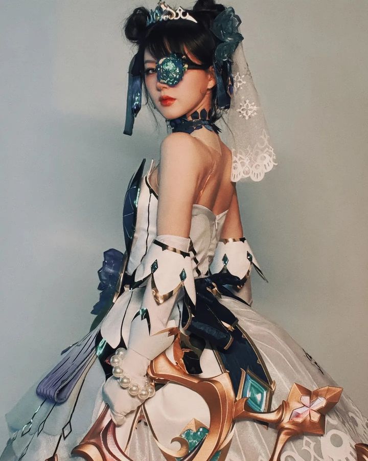 Một diễn viên nổi tiếng bất ngờ cosplay thành tướng Tốc Chiến, nhan sắc nhìn thôi cũng thấy "mê mẩn" 4126750841030747034873446445105273710052386n 1703649535063577744155