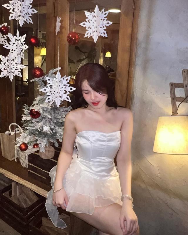 Cận cảnh nhan sắc nữ sinh năm 4, khiến kỹ sư IT lương cả tỷ đồng "đổ gục" - Ảnh 8. Cận cảnh nhan sắc nữ sinh năm 4, khiến kỹ sư IT lương cả tỷ đồng "đổ gục" - Ảnh 8.