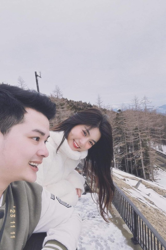 Đang đi chơi Noel, bạn gái hot girl có hành động "sát thương chí mạng" khiến nam streamer đình đám nín lặng - Ảnh 2.