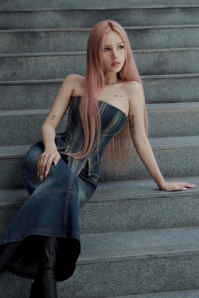 Xoài Non với phong cách thời trang cá tính khiến dân mạng phải "trầm trồ" 42