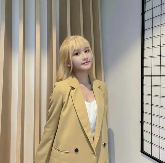 Lyly Sury đăng ảnh khoe mái tóc màu "ngói" khiến người hâm mộ phải đứng hình vì quá xinh đẹp 44 1 1