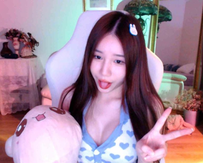 Bạn gái cũ Zeros khoe vẻ đẹp hoàn hảo bất chấp cam thường khiến fan thốt lên: Nữ top lane số 1 Việt Nam 53 1 2