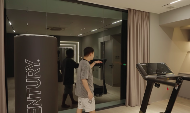 53 Nữ streamer Hạ Mi khiến dân tình "ghen tỵ" khi cùng bạn trai tậu luôn "biệt phủ" 53