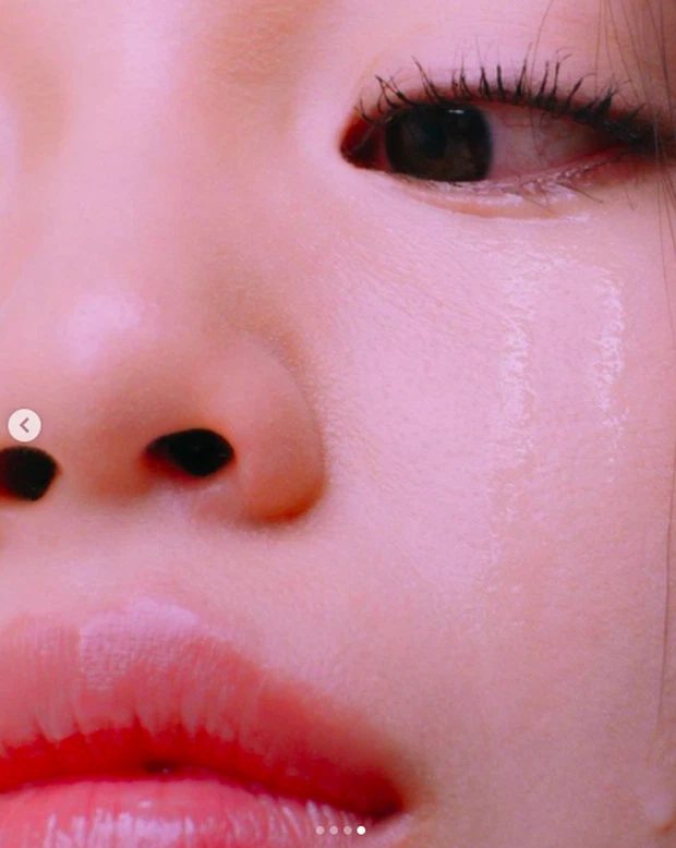 Bất ngờ Linh Ngọc Đàm đăng bộ ảnh tâm trạng nhưng lại ẩn đi một hình ảnh trong đêm? 54 7