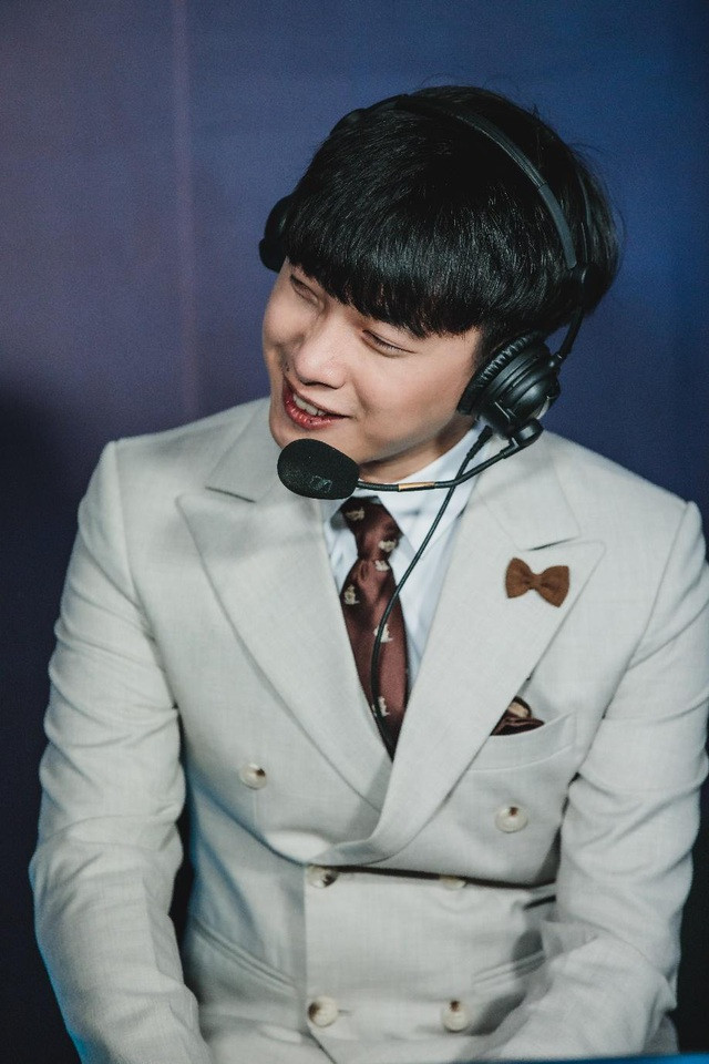 Tùng Họa Mi trước khi thành bình luận viên đã phải làm từ shipper đến bán tất chân phụ nữ 56 6