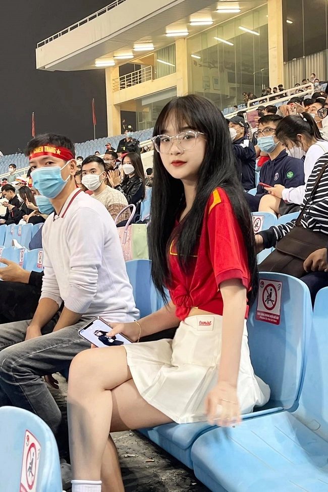 Cùng ngắm nhìn nhan sắc đỉnh cao của 2 hot girl Tuyên Quang từng "làm mưa làm gió" trên sân Mỹ Đình 56 7