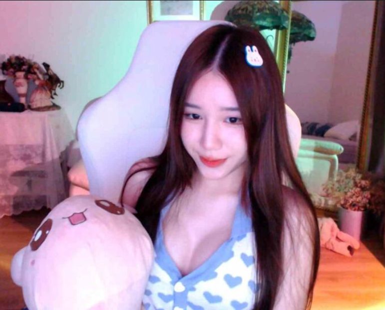 Bạn gái cũ Zeros khoe vẻ đẹp hoàn hảo bất chấp cam thường khiến fan thốt lên: Nữ top lane số 1 Việt Nam 61 6