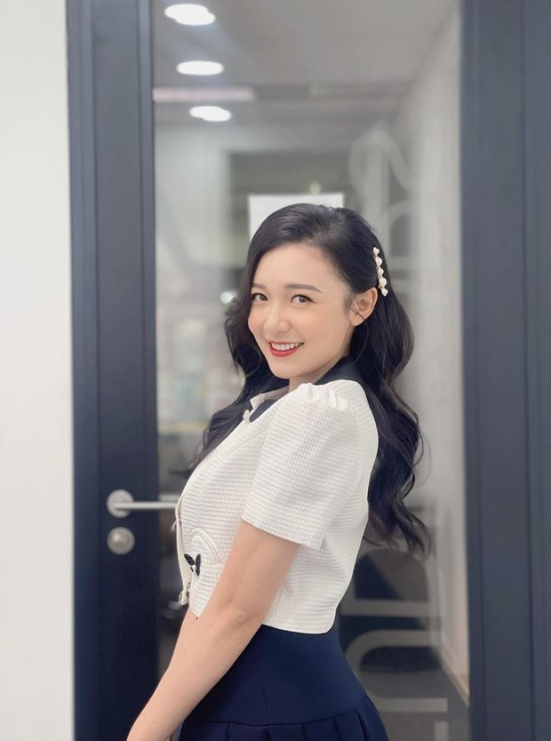 Chiều cao "3 mét bẻ đôi" nhưng MC Phương Thảo vẫn được khen ngợi bởi tỷ lệ cơ thể đẹp như tạc 612 1