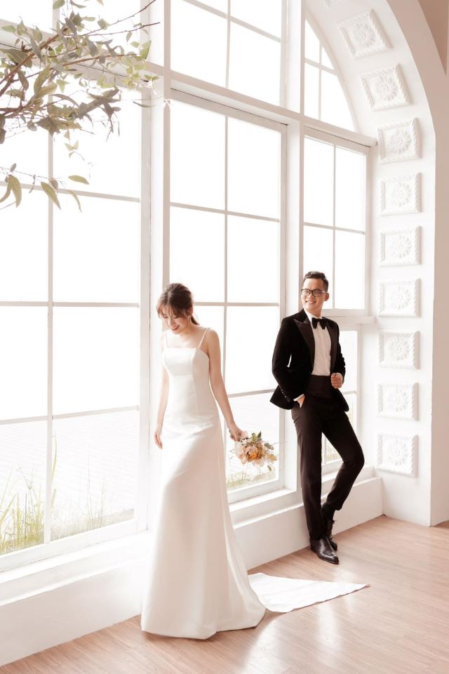 Streamer Bộ Bim tung loạt ảnh cưới ngọt ngào bên "bà xã" xinh đẹp, dân tình sôi nổi "xin vía" 620