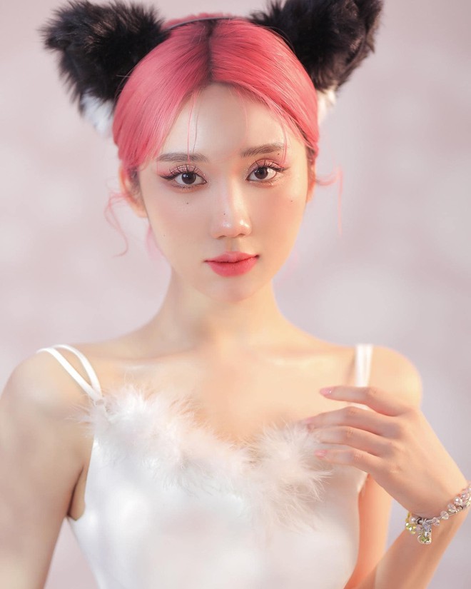 7-1645956759564295419754 Chọn ngày đặc biệt, các nữ streamer làng game Việt gây bất ngờ với hình tượng đáng nhớ 7 1645956759564295419754