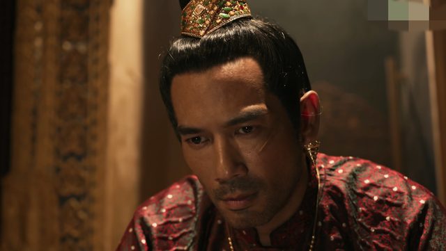 Phim 18+ Nữ Hoàng Ayodhaya: Quốc bảo nhan sắc có bầu lần 2 gây sốc nặng- Ảnh 5. Phim 18+ Nữ Hoàng Ayodhaya: Quốc bảo nhan sắc có bầu lần 2 gây sốc nặng- Ảnh 5.