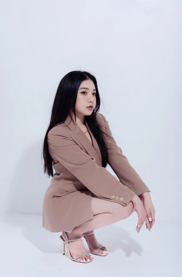 82 Ngắm nhìn hình ảnh cực xinh của MC Phương Thảo, "hâm nóng" Chung kết ĐTDV Mùa Xuân 2022 82