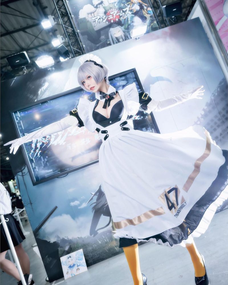 Hoá thành “phú bà”, coser nửa triệu follow khiến game thủ Genshin tan chảy giữa trời đông buốt giá- Ảnh 8. Hoá thành “phú bà”, coser nửa triệu follow khiến game thủ Genshin tan chảy giữa trời đông buốt giá- Ảnh 8.