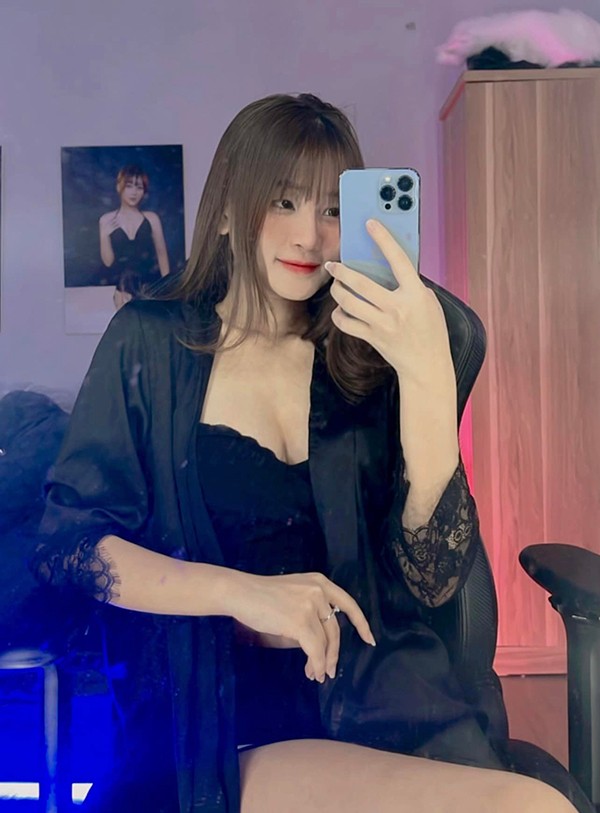 Lyly Sury khoe body "bốc lửa" khiến fan hâm mộ "trầm trồ" khen ngợi a14