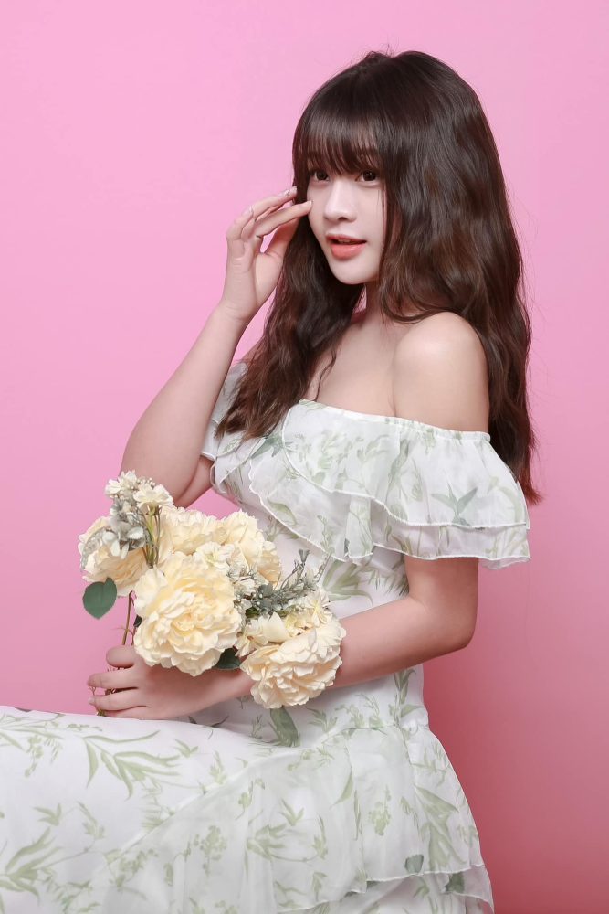 a3-3 Lyly Sury xinh xắn, đáng yêu trong bộ váy trắng làm game thủ "xao xuyến" a3 3