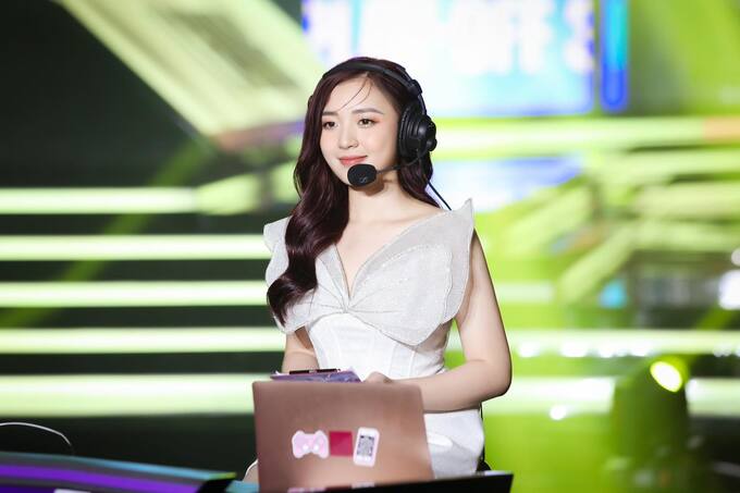 Nữ MC Phương Thảo khoe ảnh cực xinh khiến game thủ "trầm trồ" khen ngợi a36 1