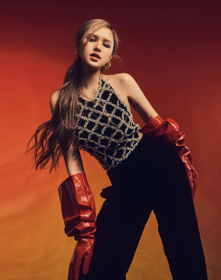 Xoài Non với phong cách thời trang cá tính khiến fan hâm mộ phải "trầm trồ" a6