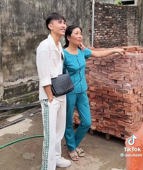 Liên tiếp dính drama, loạt streamer, TikToker nổi tiếng biến 'gạch đá' thành nhà báo hiếu bố mẹ aaa 214440 16750406567391566476014 1675052213827 16750522139201497139990