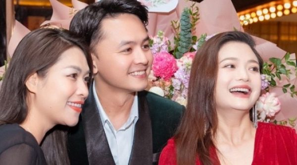 Kiều Anh xinh đẹp hội ngộ dàn diễn viên 'Phía trước là bầu trời' sau 23 năm adt1732240944 dan dien vien phia truoc la bau troi anh cat 3 2 auto cropjpg