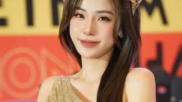 Cận cảnh nhan sắc xinh đẹp của dàn nữ MC Esports trong ngày thi đấu cuối cùng tại SEA Games 31 aejpg