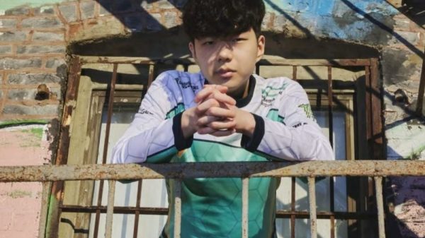 MAD Lions KOI "Van Xin" Jojopyun Gia Nhập Đội Hình Của Mình Một Cách Cực Kỳ Công Khai 28 MAD Lions KOI "Van Xin" Jojopyun Gia Nhập Đội Hình Của Mình Một Cách Cực Kỳ Công Khai anh bia 4 dnedjpg