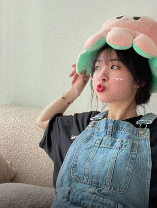 anh-chup-man-hinh-2022-02-22-luc-090226-1645496658691690333400 Vắng bóng trên mạng xã hội, bạn gái ADC stress suốt quãng thời gian dài? anh chup man hinh 2022 02 22 luc 090226 1645496658691690333400