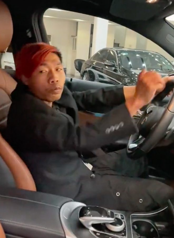 Dân mạng xôn xao chuyện Thông soái ca đổi đời sau một tháng chơi “tóp tóp", tậu xế khủng tiền tỷ anh chup man hinh 2022 02 24 luc 161834 16456956277951545434486