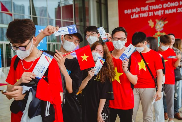 Liên Quân Việt Nam có chiến thắng đầu tiên tại SEA Games 31, fan nữ Liên Quân cực “cháy” trong ngày khai màn! - Ảnh 2. Liên Quân Việt Nam có chiến thắng đầu tiên tại SEA Games 31, fan nữ Liên Quân cực “cháy” trong ngày khai màn! - Ảnh 2.