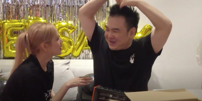 'Check' số dư tài khoản, Xemesis lập tức khoe quà đặc biệt trong ngày Valentine trắng - Ảnh 2. 'Check' số dư tài khoản, Xemesis lập tức khoe quà đặc biệt trong ngày Valentine trắng - Ảnh 2.