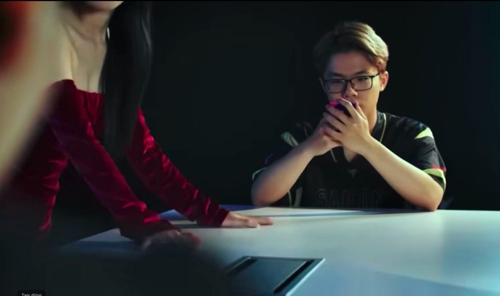 Tìm ra danh tính hot girl Liên Quân giấu mặt, chỉ để lộ thềm ngực vẫn đủ gây thương nhớ - Ảnh 4. Tìm ra danh tính hot girl Liên Quân giấu mặt, chỉ để lộ thềm ngực vẫn đủ gây thương nhớ - Ảnh 4.