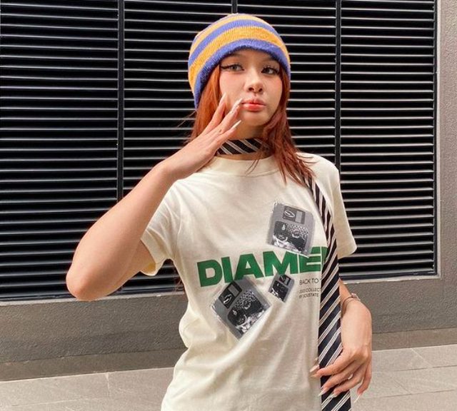 Bị chê vòng 1 khiêm tốn, nữ TikToker đáp trả bằng diện mạo mới "độ" - Ảnh 1. Bị chê vòng 1 khiêm tốn, nữ TikToker đáp trả bằng diện mạo mới "độ" - Ảnh 1.