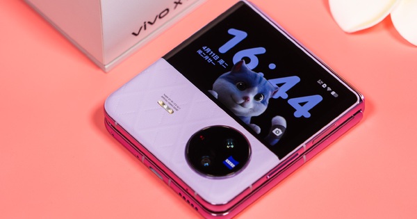 vivo ra mắt smartphone gập "vỏ sò" đầu tiên: Màn hình phụ lớn, camera Zeiss, Snapdragon 8+ Gen 1, giá 20,5 triệu đồng avatar1682064678852 1682064679332721562430jpg