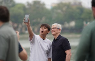 Tim Cook có mặt tại Hồ Hoàn Kiếm, giao lưu cùng Duy Thẩm và báo chí avatar1713157037775 17131570388631737941061jpeg